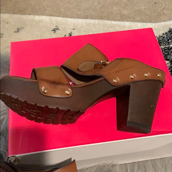 Clog Heel Sandals - Picture 3 of 6